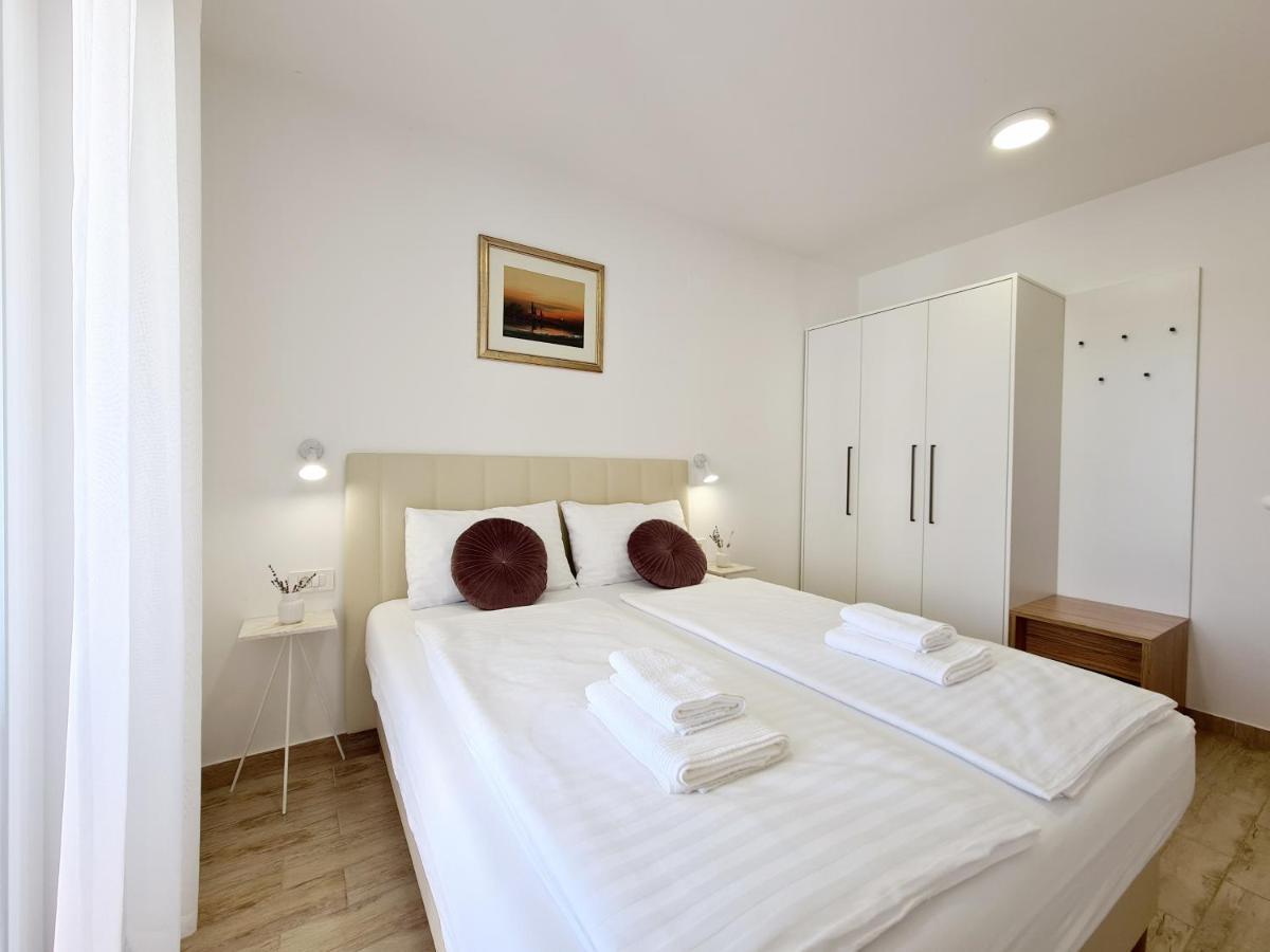 Orkula Apartments Pasman Exterior photo