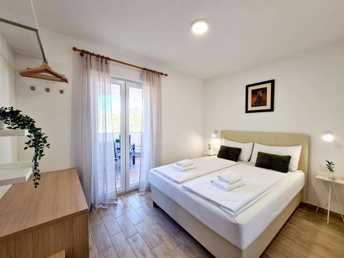 Orkula Apartments Pasman Exterior photo